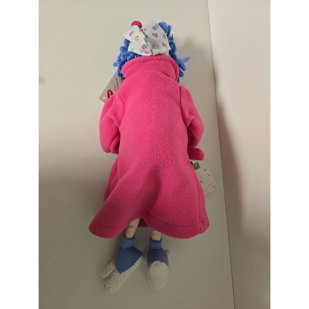 Hallmark Shoebox 16" Maxine Plush Doll Bah Hum Bag Christmas Carol With Book NEW - Picture 5 of 7